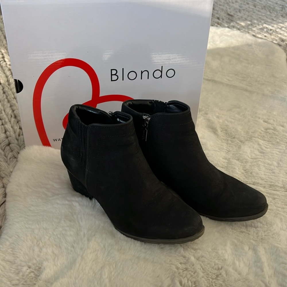 Blondo black nubuck waterproof booties, size 7.5